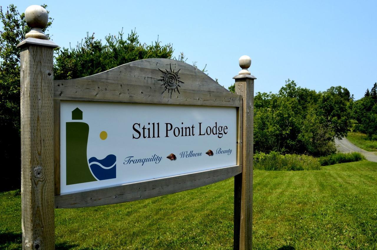 Still Point Lodge Deep Brook Exterior photo