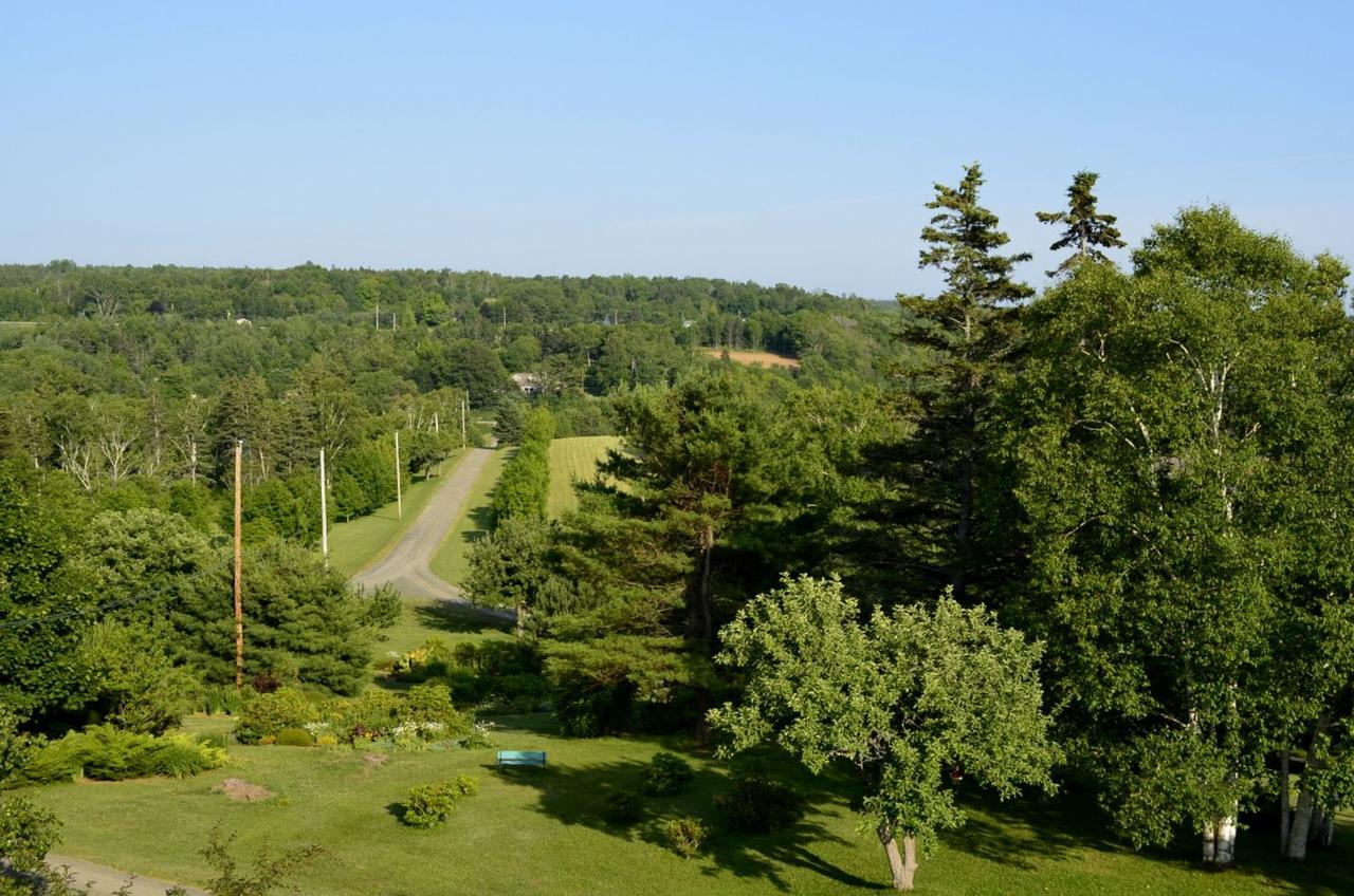 Still Point Lodge Deep Brook Exterior photo